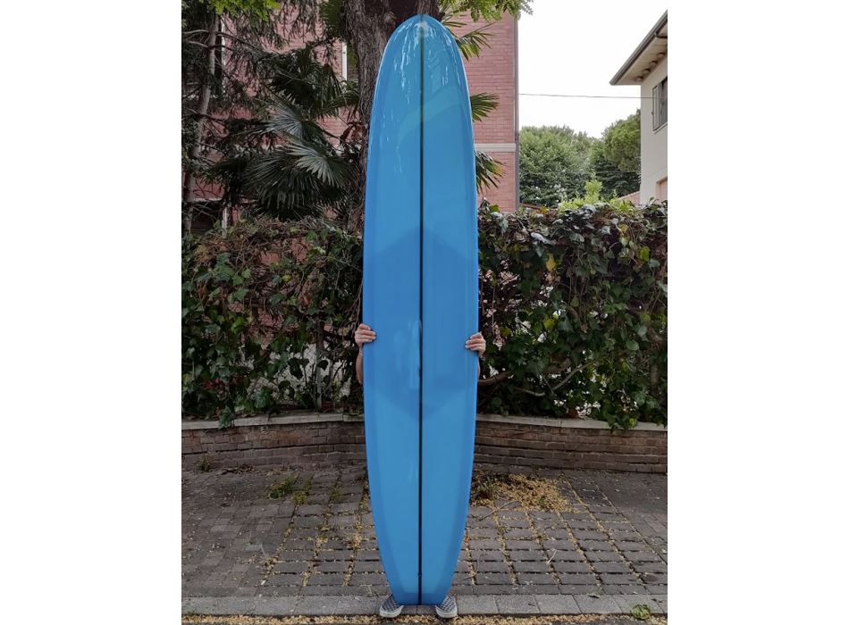 Longboard water outlet