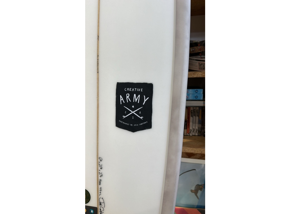 CREATIVE ARMY 6'10" HUEVO PU FCSII 2+1 SAND STONE (GRADO B)