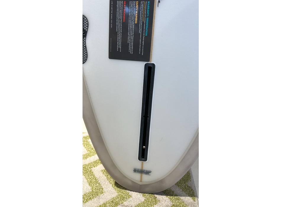 CREATIVE ARMY 6'10" HUEVO PU FCSII 2+1 SAND STONE (GRADO B)