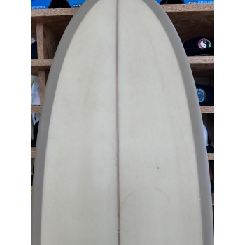CRITICAL SLIDE 7'0" HERMIT PU MID LENGHT FCSII 2+ 1 FIN STRAW