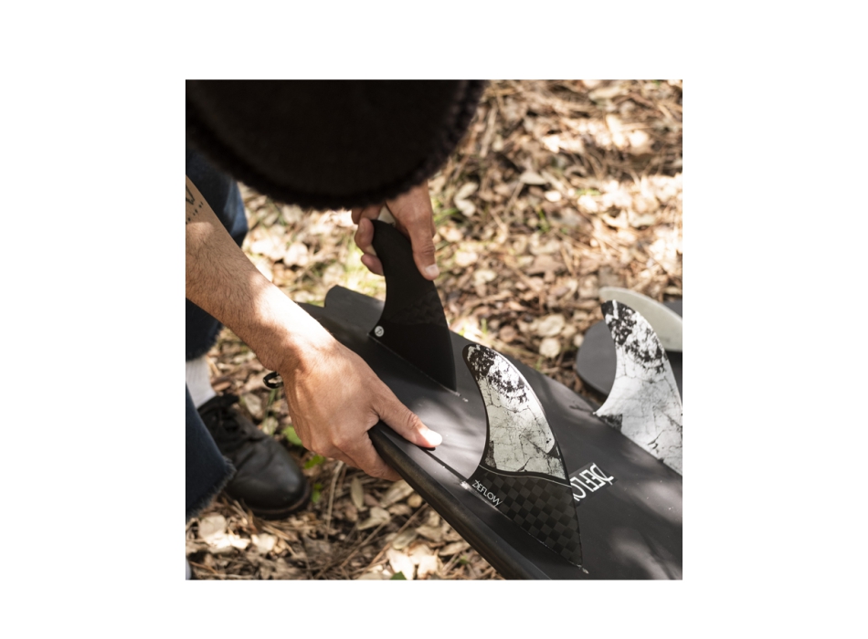 DEFLOW PINNE ARCCO CARBON FIBER MEDIUM THRUSTER FUTURES