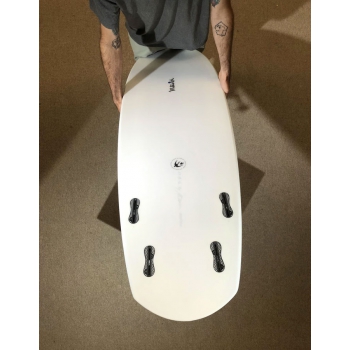 MCTAVISH BUTTERBALL BY ROB MCTAVISH 5'7" FCS 4 FIN