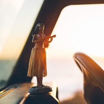 NORTHCORE HAWAIIAN HULA DASHBOARD DOLL