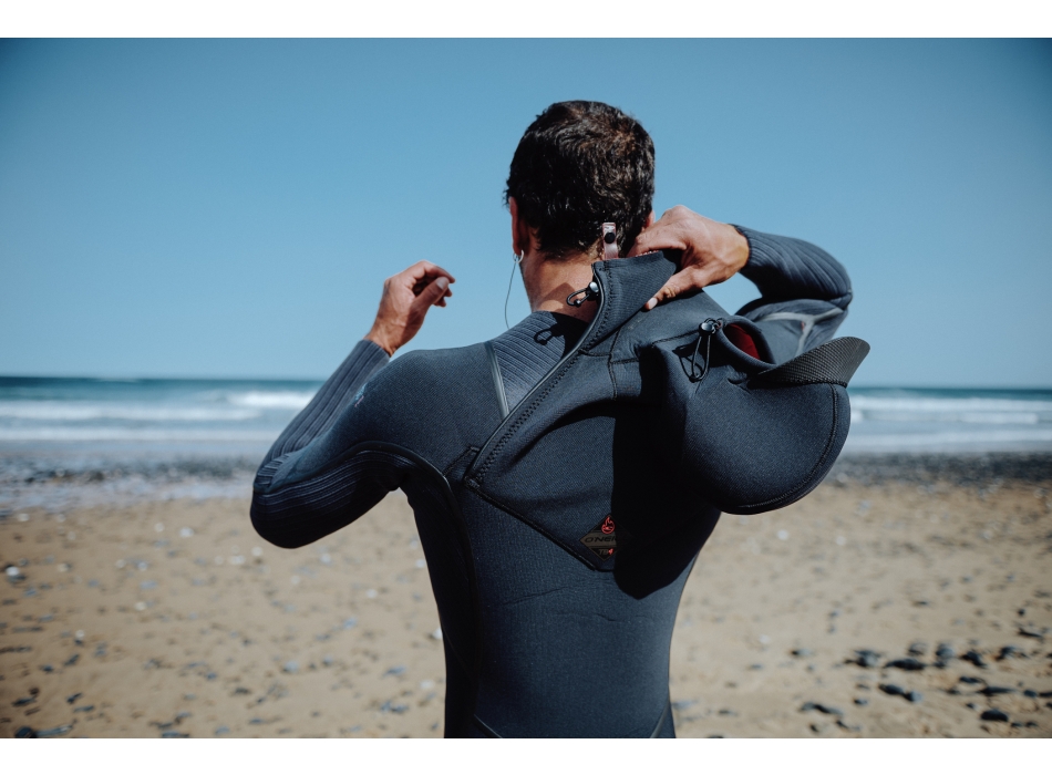 O'NEILL HYPERFREAK FIRE 5/4+ MUTA INVERNALE CHEST ZIP CON CAPPUCCIO
