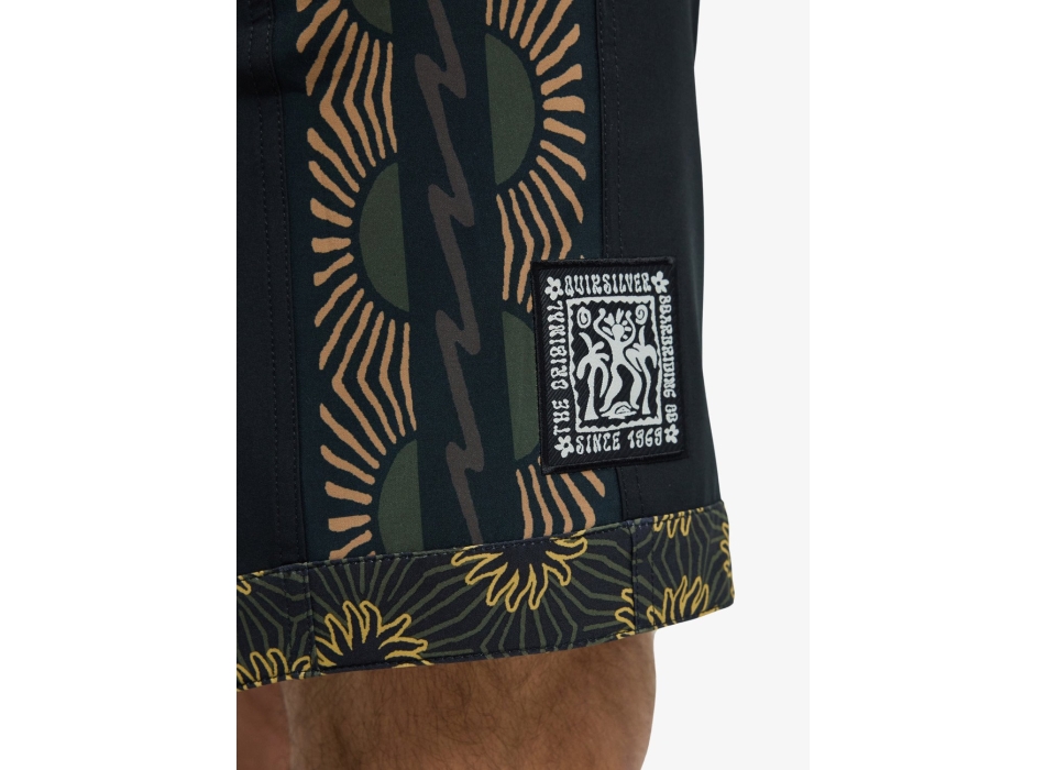QUIKSILVER BOARDSHORTS SURFSILK NOMAD 18" BLACK
