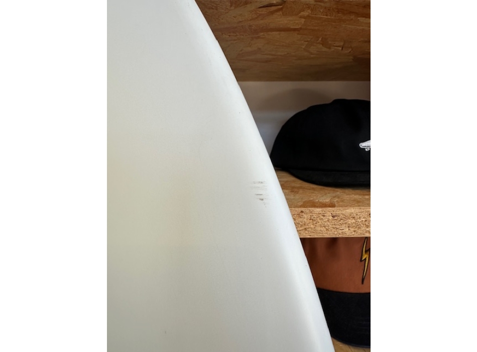 TORQ X-LITE POD MOD 5'10 AL MERRICK WHITE PINLINE EPOXY (USATA)