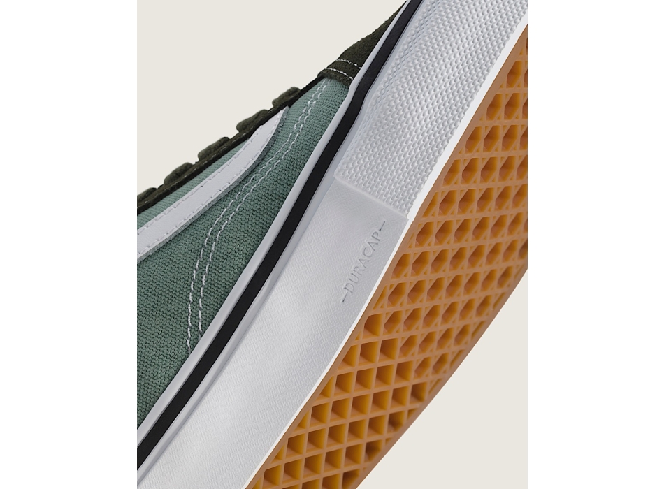 VANS SCARPE SKATE SLIP-ON BLACK/GUM/WHITE